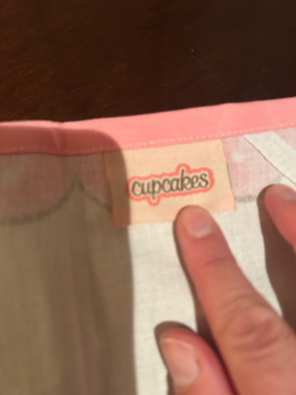NWOT Cupcakes tea towel - Picture 5 of 5